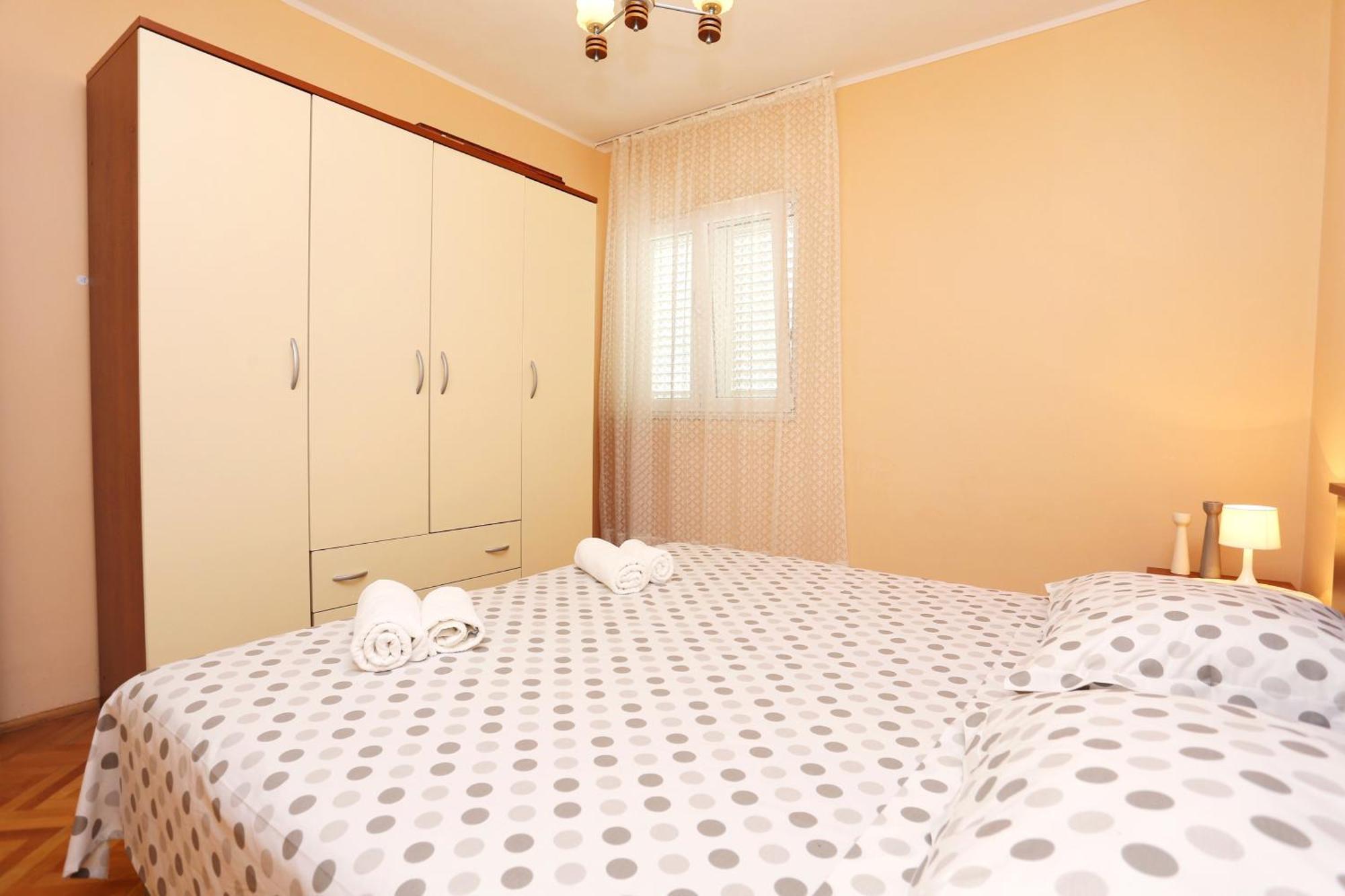 Apartments By The Sea Kastel Kambelovac, Kastela - 8679 Pokoj fotografie