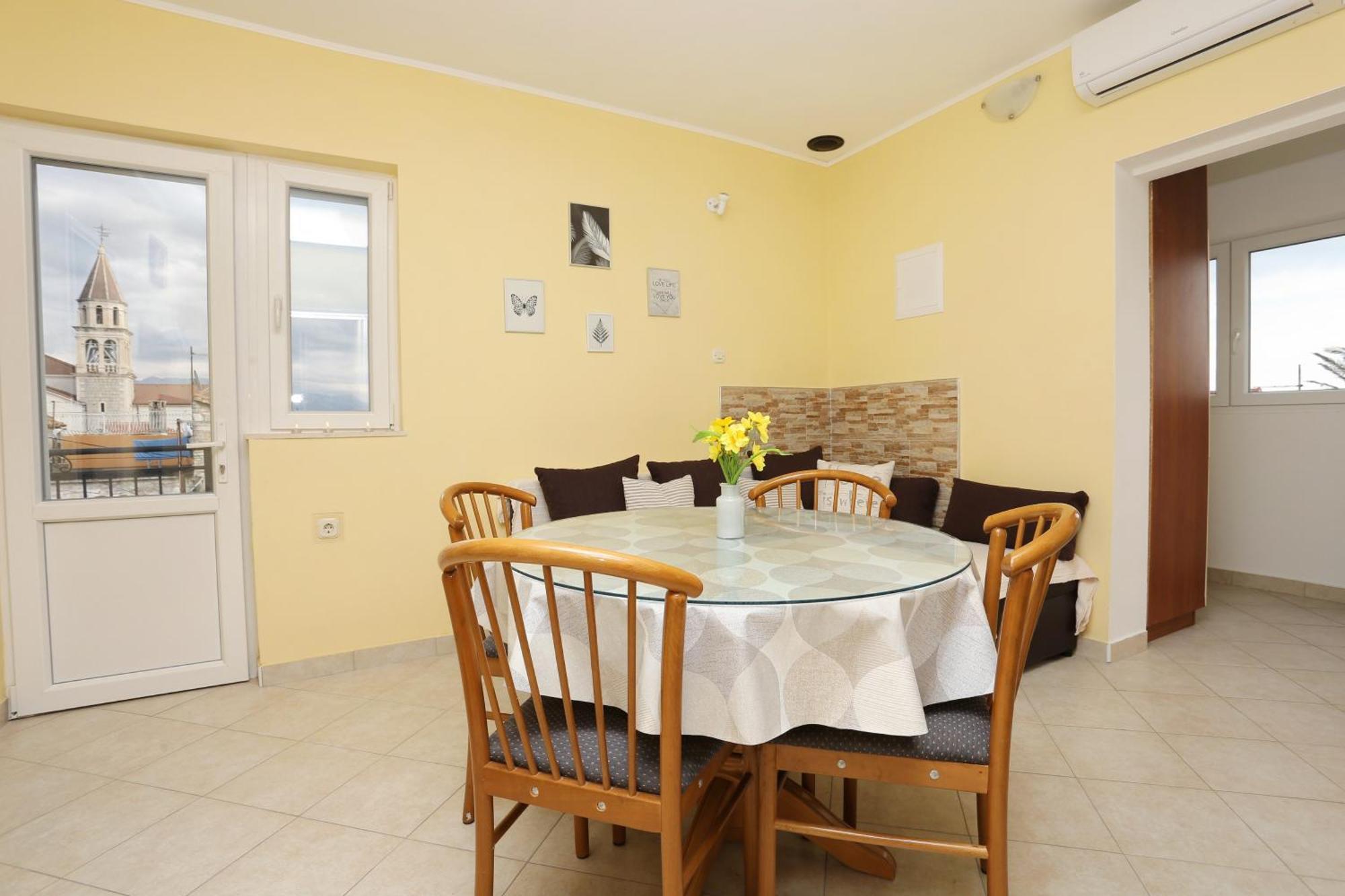 Apartments By The Sea Kastel Kambelovac, Kastela - 8679 Pokoj fotografie